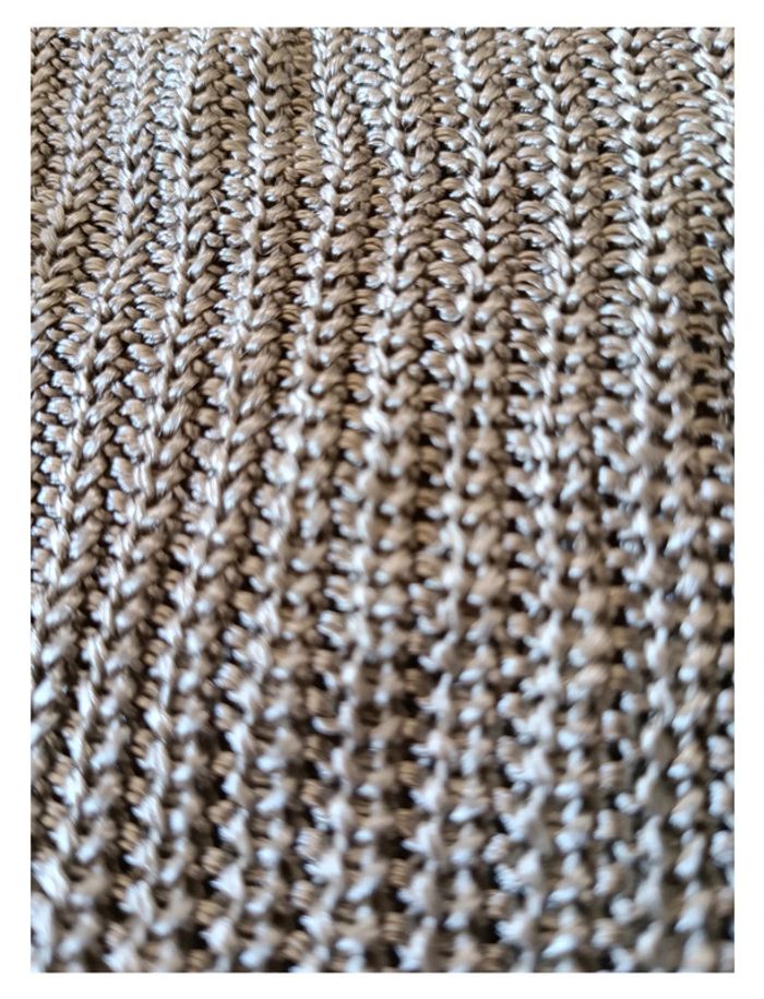 Pull fin en maille doré col V style casual chic Caroll - - photo numéro 3