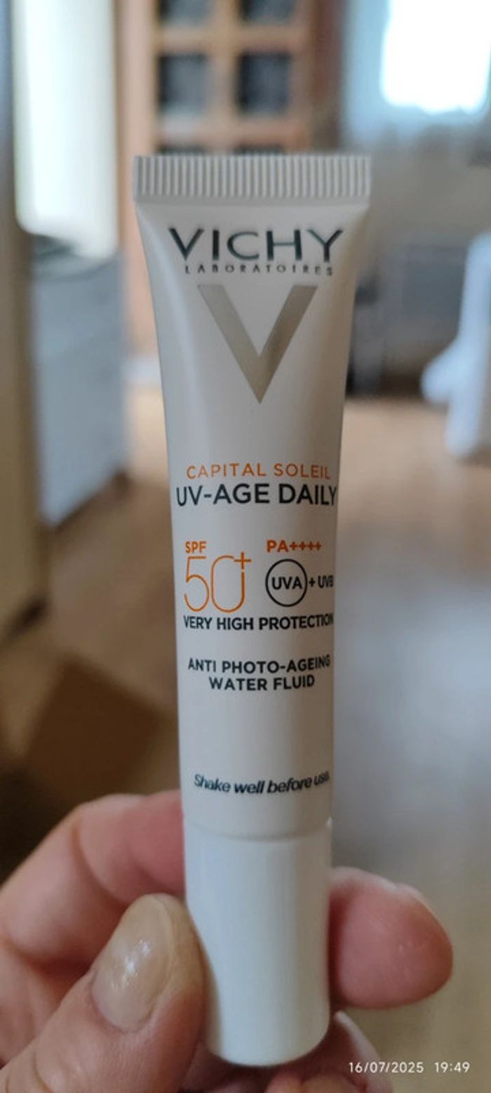 Vichy Capital Soleil Soin Solaire Anti-Age UV-Age Daily SPF50+ 15 ml - photo numéro 7