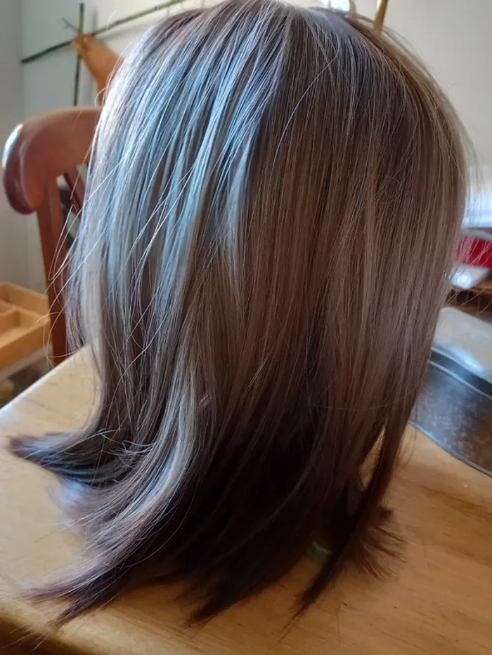 8€,Perruque coiffure - photo numéro 2