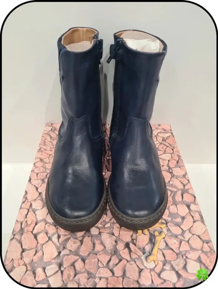 Chaussures Stones and Bones taille 29 - photo numéro 2