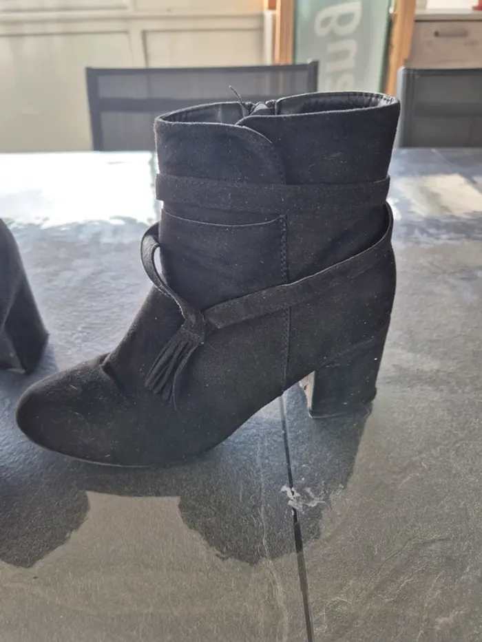 Paire de Bottines - taille 37 - photo numéro 2