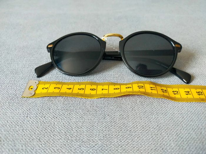 Lunettes de soleil rondes noires & doré – Neuves - photo numéro 4