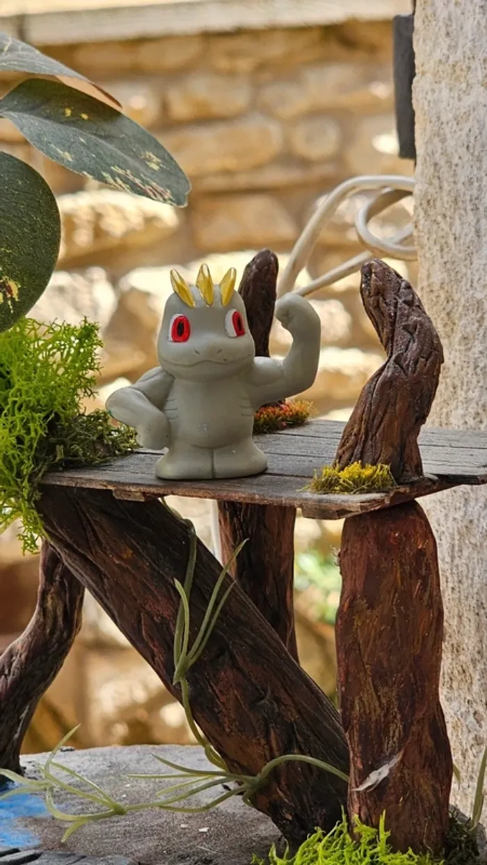 Super figurine Pokemon Nintendo finger puppet Machoc