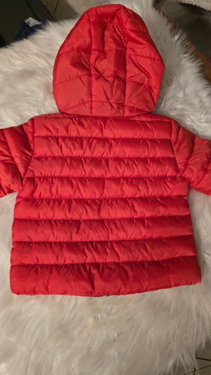 NEUVE (non portée) 🏷💙🤩superbe doudoune mi saison 18mois Garçon 🤩💙🏷 - photo numéro 3