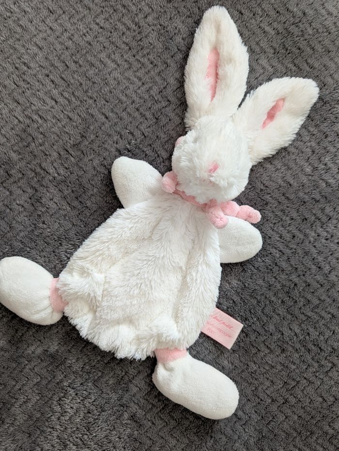 TBE, doudou plat lapin 🐰 Doudou et compagnie