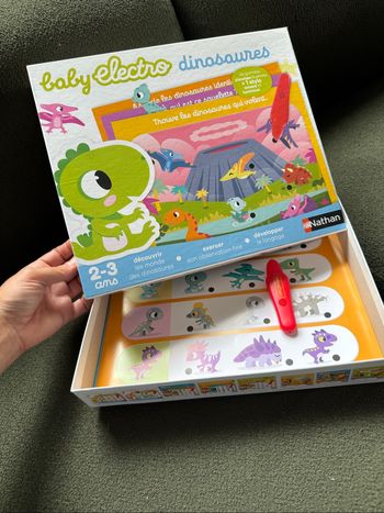 Baby electro dinosaures