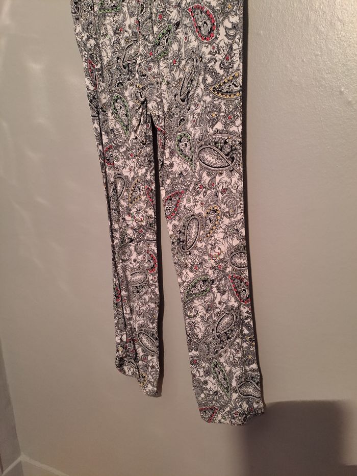 Pantalon femme décoré fleurs - Marque Etam - Taille 36 - État neuf. - photo numéro 10