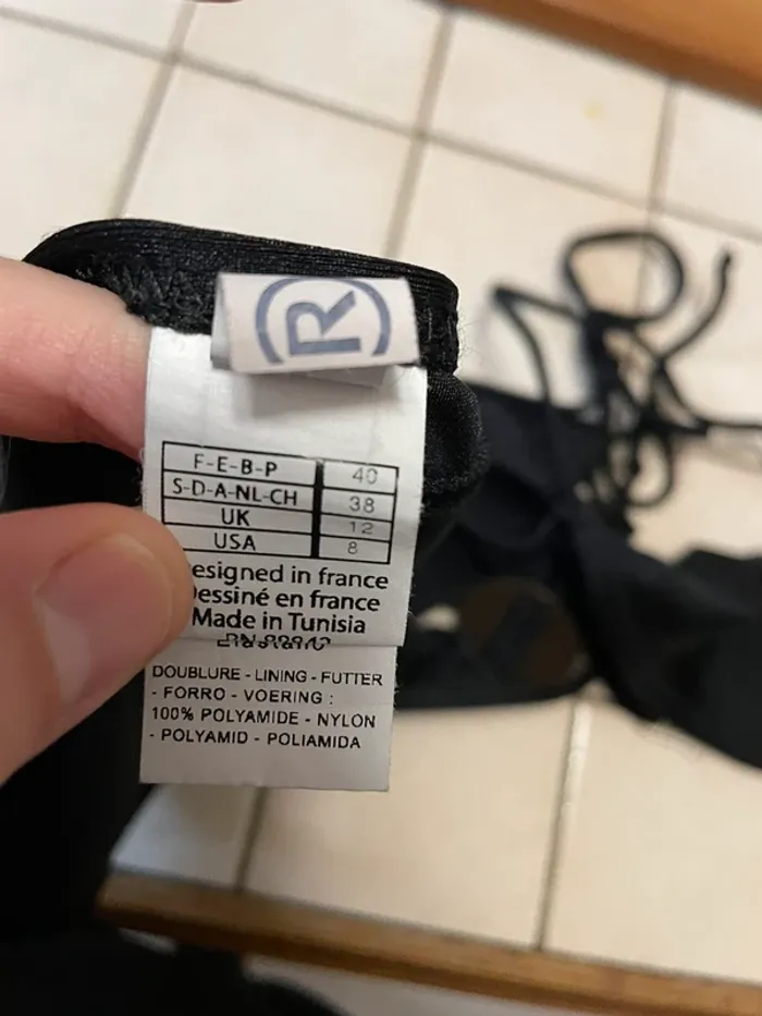 Maillot de bain noir - photo numéro 4