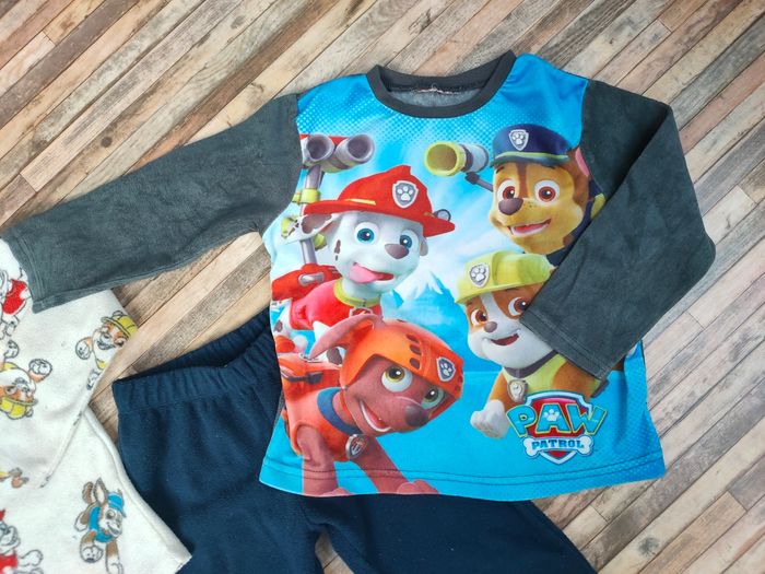 Lot vêtements et pyjamas Pat Patrouille 4/5 ans - photo numéro 5