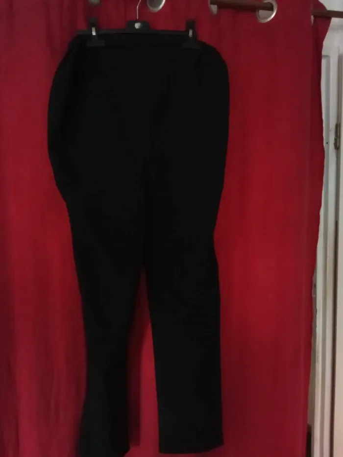 (153) Pantalon de grossesse taille 44