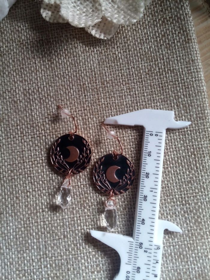 Boucles d'oreilles médaillon quartz de lune - photo numéro 3