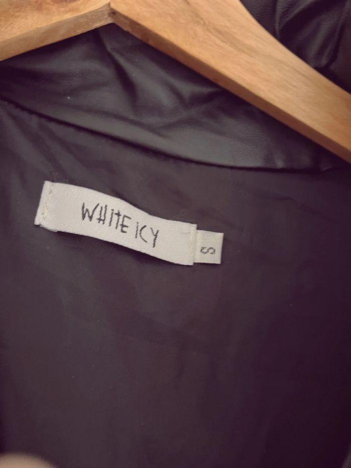 Doudoune sans manches noir style similicuir - photo numéro 4