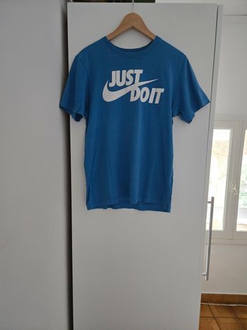 T-shirt Nike en taille S 