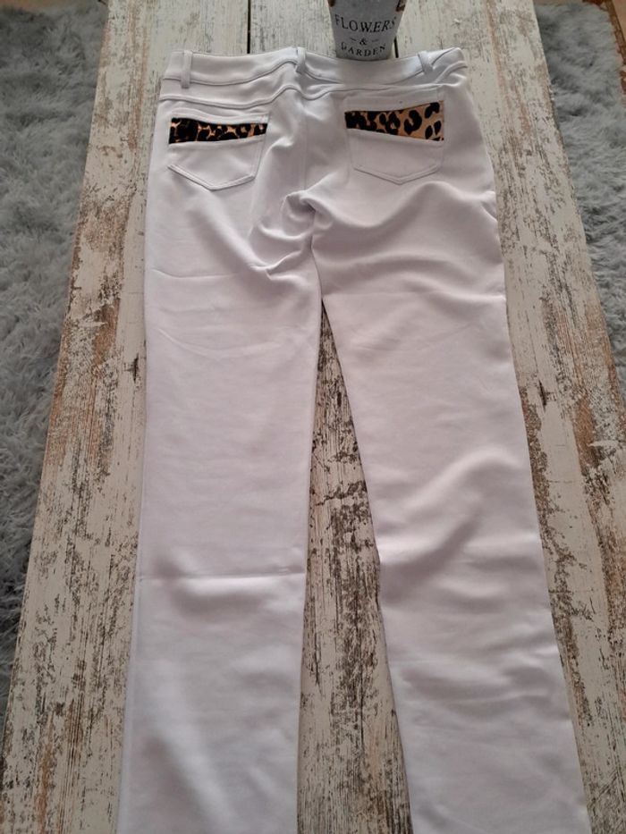Pantalon blanc poches 🐆 et strass neuf - photo numéro 7