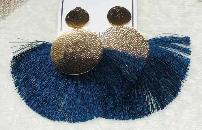 Boucles d’oreilles bleu et dore neuves sans nickel