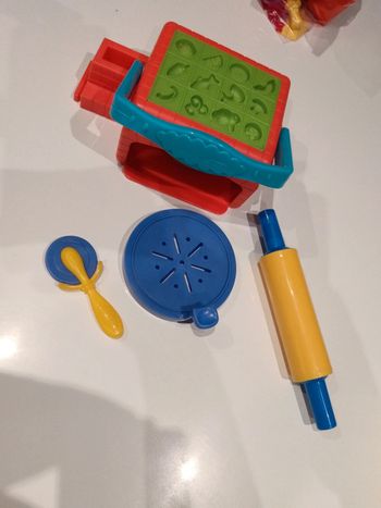 Four à pizza play doh