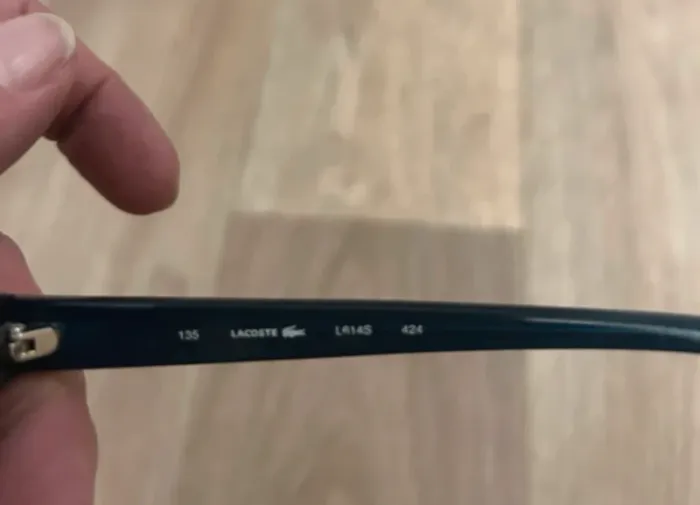 Lunettes de soleil Lacoste modèle L614S couleur 424 BLEU marine - photo numéro 5