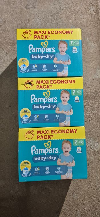 Lot de 216 couches Pampers Baby-Dry Taille 7