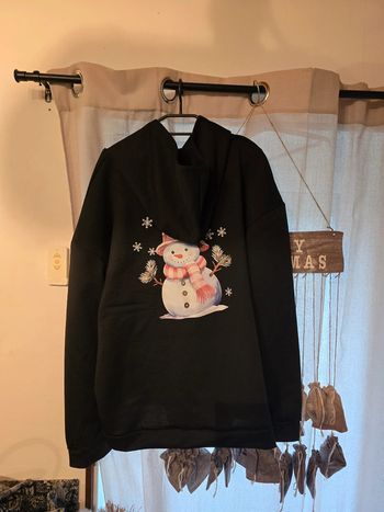 Swaet à capuche noir neuf noel fête jour de l'an