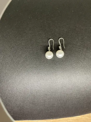 Boucle d’oreilles « perles » neuve