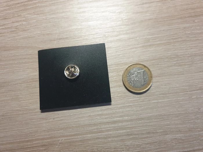 Magnifique pin's ancien neuf fuji - photo numéro 2