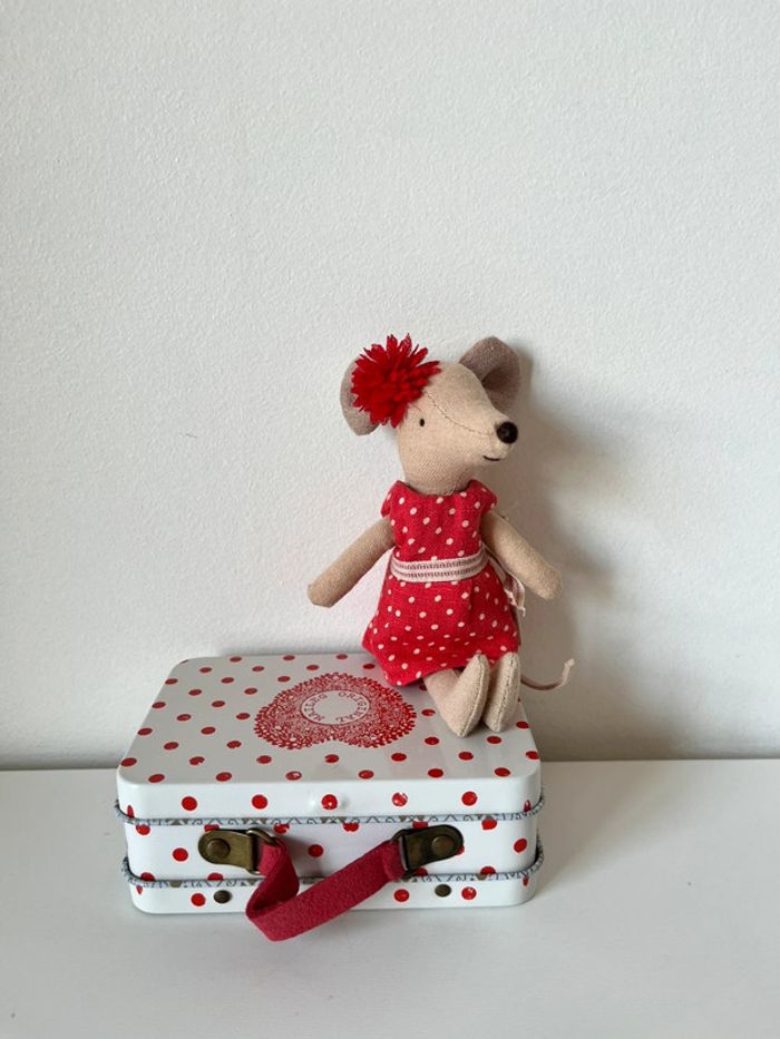 Big sister mouse in suitcase old collection Maileg