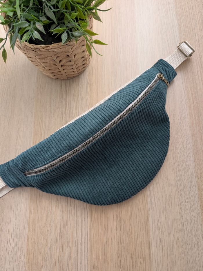Sac banane femme en velours cotelé vert foncé - photo numéro 2