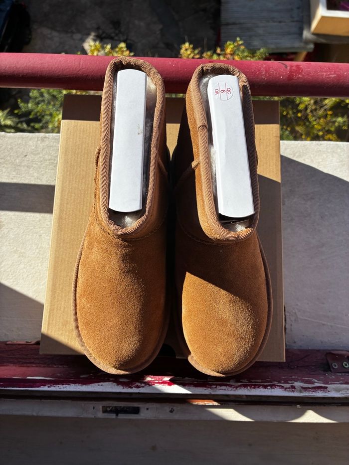 UGG Classic Ultra Mini Platform - Taille 37 - Neuves - photo numéro 2