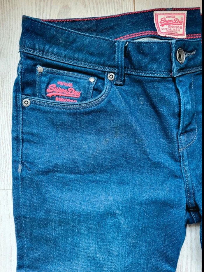 Jean Femme Superdry Vintage Standard Skinny - Bleu Foncé - Détail Rose - Style Casual Authentique - photo numéro 4