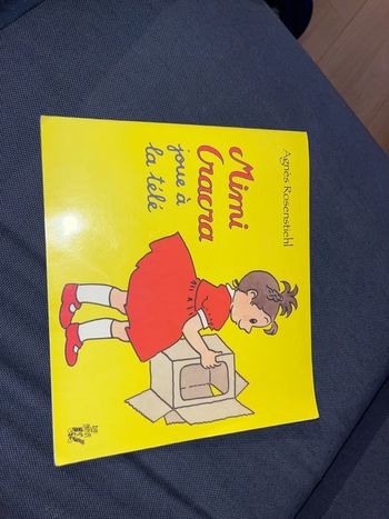 Livre pour enfants mimi cracra joue à la télé par Agnès Rosenstiehl