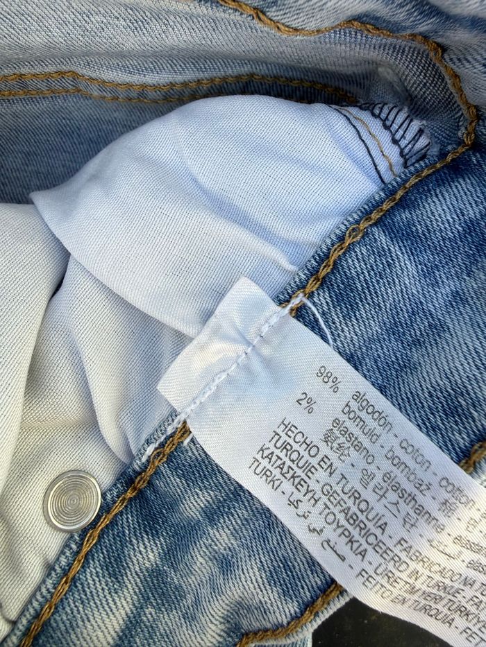 Bershka - Jean à ourlet fendu - Bleu clair - photo numéro 4