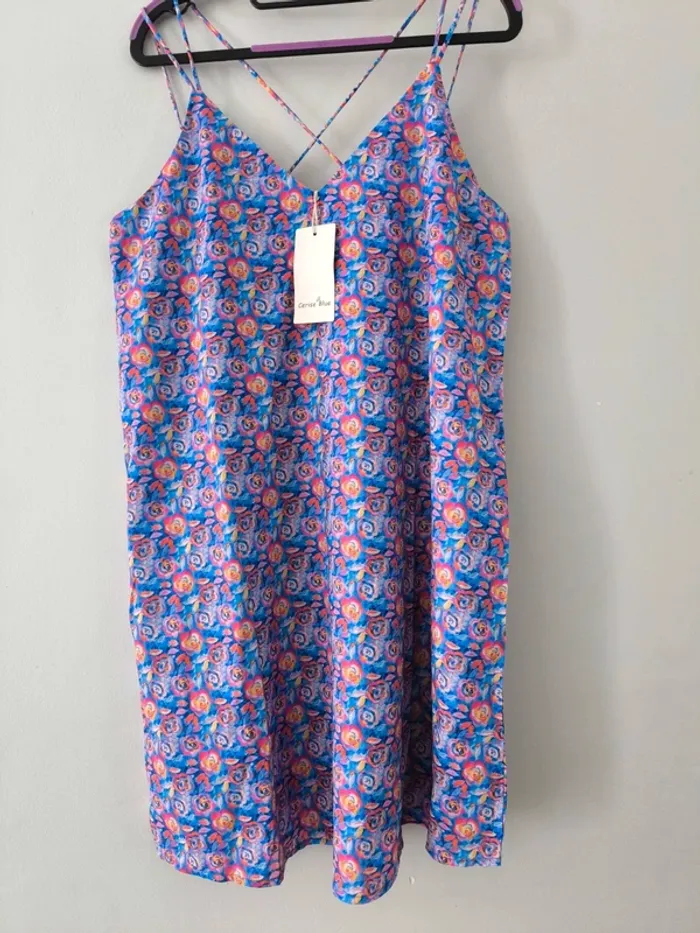 Robe légère à bretelles Cerise Blue – Taille L – Neuve avec étiquette