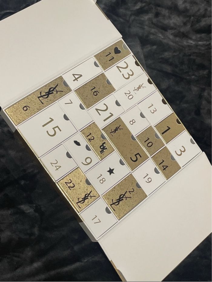 Calendrier YSL - photo numéro 4