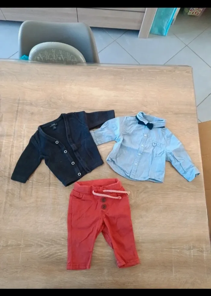 Ensemble garçon 1 mois très bon état