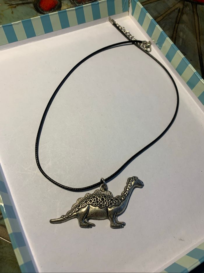 Collier dinosaure - photo numéro 4
