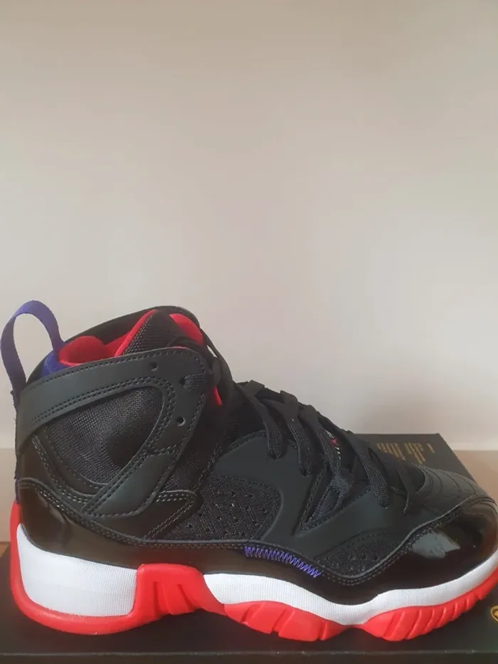 Nike Jordan Jumpman (38.5)