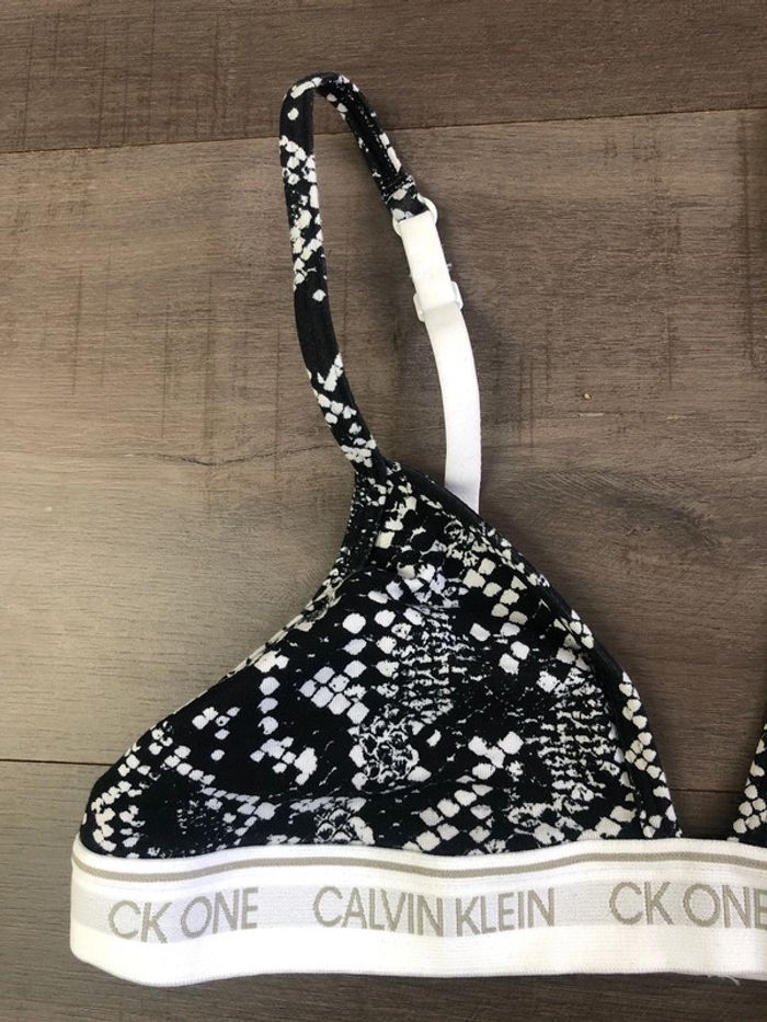 Brassière Calvin Klein taille M imprimé python - photo numéro 2