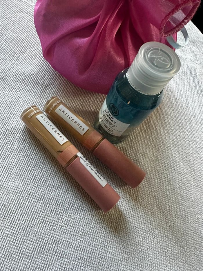 Lot beauté : 2 anti-cernes + 1 démaquillant 50 ml (neuf) - photo numéro 2