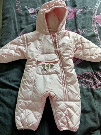 Combinaison de ski taille 6 9 mois