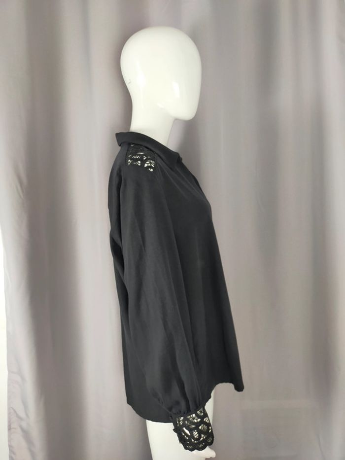 Blouse noire élégante à empiècements dentelle – Elora – Taille 42 - photo numéro 4