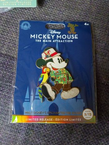 Pins Disney mickey main attraction