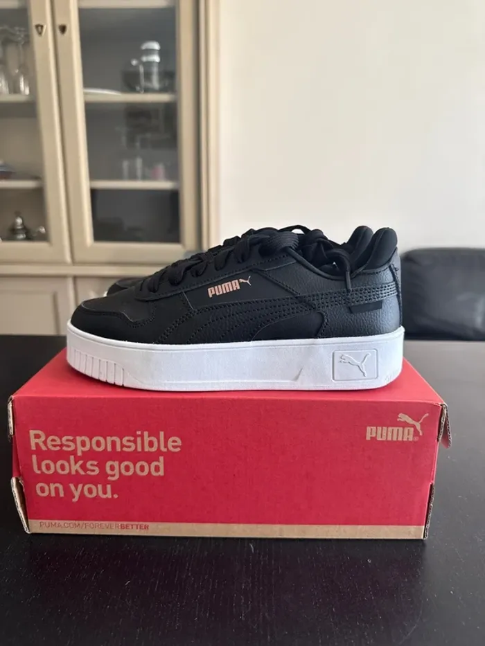 Baskets Puma Carina Street Jr – neuves T.36