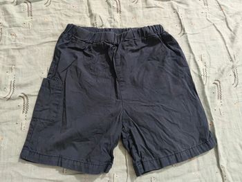 Short bleu marine T.24 mois