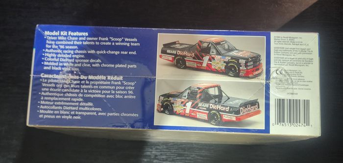 maquette chevy race truck #1 diehard nascar monogram (scellée) - photo numéro 2