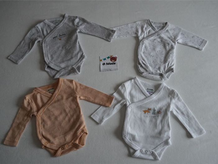 Lot kiabi 0m 48-51 cm : 3 Pyjamas velours fantaisies + 4 Bodies ML - photo numéro 3