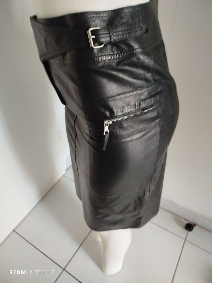 #kytie38femme. Jupe en cuir taille 38 - photo numéro 2