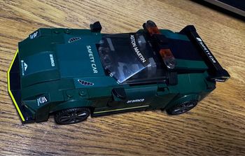 Safety car F1 Aston Martin