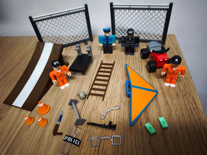 Lot figurines Roblox Jailbreak : Great Escape - photo numéro 2