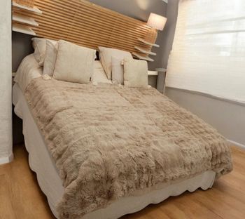 Plaid doux effet fausse fourrure beige marronné 150 x 200 cm neuf