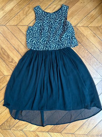 Neuve: robe noir et beige/blanc Esprit taille 10/12 ans